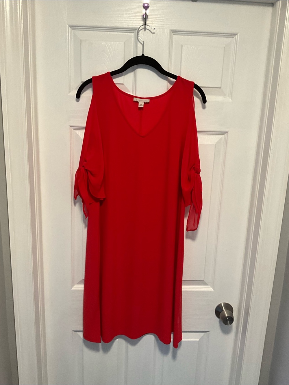 Dress Barn Red Cold Shoulder V-Neck Split Sleeve W/Tie Shift Dress Size 16